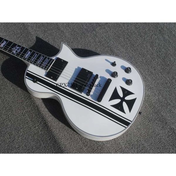 Custom Iron Cross SW James Hetfield Signature Biancaneve Chitarra elettrica Pickup attivi V Contenitore batteria Hardware nero Spedizione gratuita