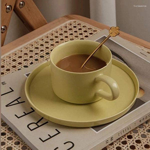 Tazze INS Tazza da caffè piccola in ceramica bianca nordica con piattino per cucchiaio Colazione tè Acqua Latte riutilizzabile Decorazione per la casa