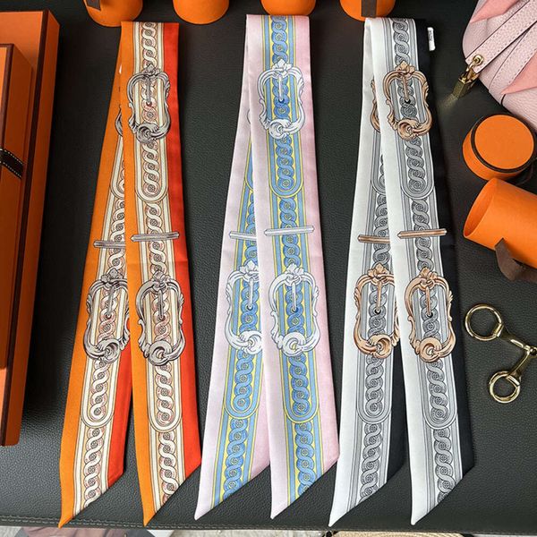 Designer Hemes Scarves Palace Harness Schal Twist mit echten Seidenbändern, schmalen und langen Streifen, die um den Griff gewickelt sind, verziert mit einem Halsband aus Maulbeerseide