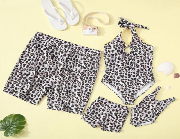 Família combinando roupas de banho meninas leopardo colete maiôs mãe sexy siamês roupa de banho meninos pai praia calções de banho A166654052421291