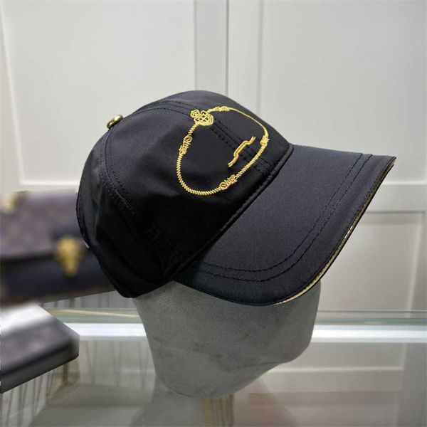 Berretto da baseball con lettera ricamata Casquette di lusso Donna Uomo Cappelli sportivi all'aria aperta Cappello da sole alla moda Decora la forma della testa