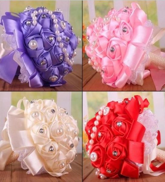 Buquês de casamento pérolas flores feitas à mão Buquê de dama de honra artificial Sweet 15 Quinceanera Bouquets Ribbons de seda renda Holding Flo6056359