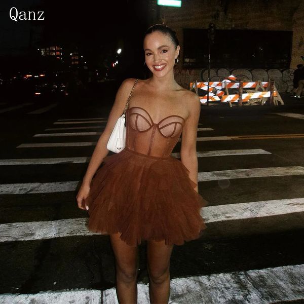 Qanz sexy curto vestidos de baile tule marrom sem alças mini babados plissado vestido de aniversário para mulheres luxo 2023 240320