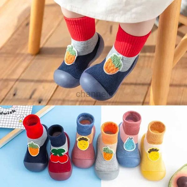 Primi Camminatori Neonati e bambini piccoli scarpe morbide per calzini per bambini piccoli autunno e inverno calzini-pantofole per la casa scarpe da uomo e da donna per bambini 240315