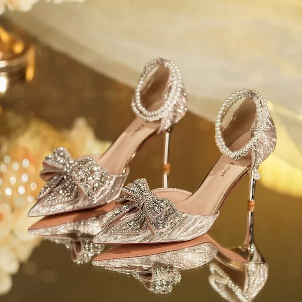 Luxo apontou toe mulheres strass borboleta pérola ouro salto alto prata sandálias de salto alto festa sapatos de casamento plus size 240304