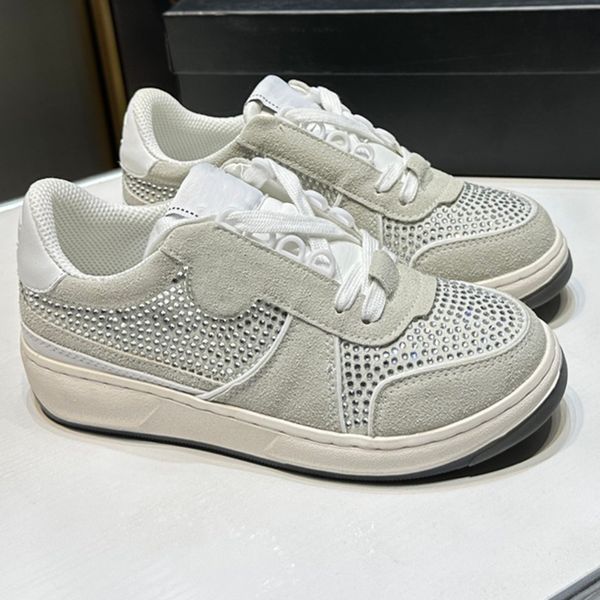 Neue Mesh-Turnschuhe, Freizeitschuhe, kleines Obermaterial aus Schaffellstoff, bequemes, weiches Futter, klassische Designer-TPU-Gummi-Kombinationslaufsohle, Schuhe mit flachem Absatz, Loafer