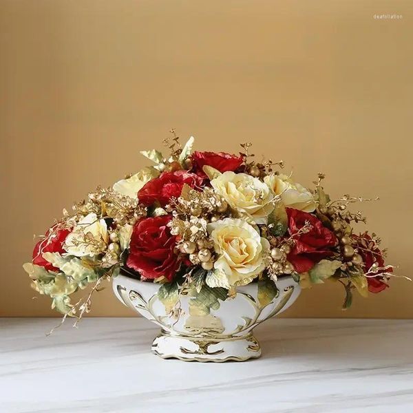 Vasi Vaso in ceramica di lusso europeo Ornamento di fiori artificiali Accessori per la casa Desktop Decorazione Figurine di disposizione di vasi di fiori di rose