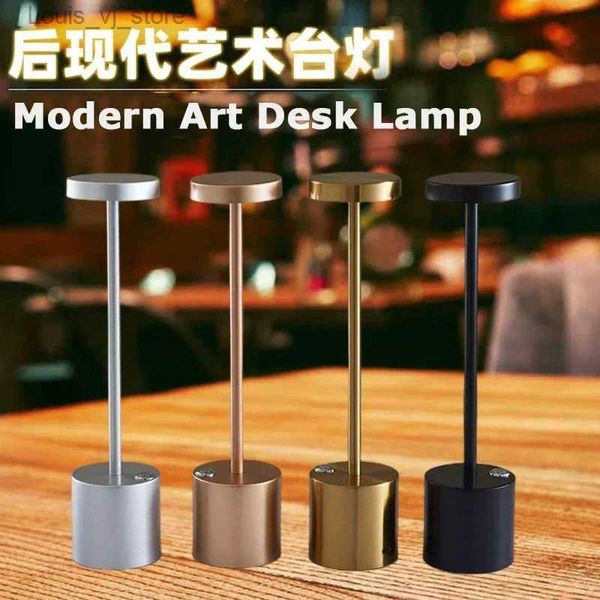 Tischlampen 3600 mAh Moderne dreifarbige stufenlos dimmbare wiederaufladbare Tischlampe LED Schlafzimmer Bar Schreibtischlampe USB Nachtlicht Geschenk Hot YQ240316