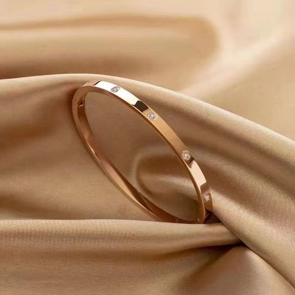 Designer Gold Armband Luxusarmband Ladies Bracelet Designer 18K Gold plattiert Titanstahl koreanischer Stil Einfacher Valentinstag Geschenk für Frauen und Männer Dhgate Dhgate