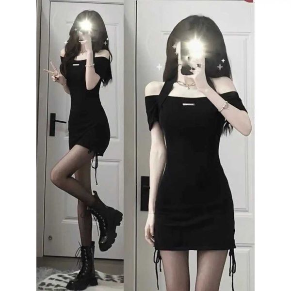 Grundlegende Freizeitkleider Neues schwarzes Kleid Sommerkleid mit hängendem Halsband Sexy schlankes Minikleid einfarbige Kleider 2024 Mode Hüftwickelrock MädchenkleidC24315