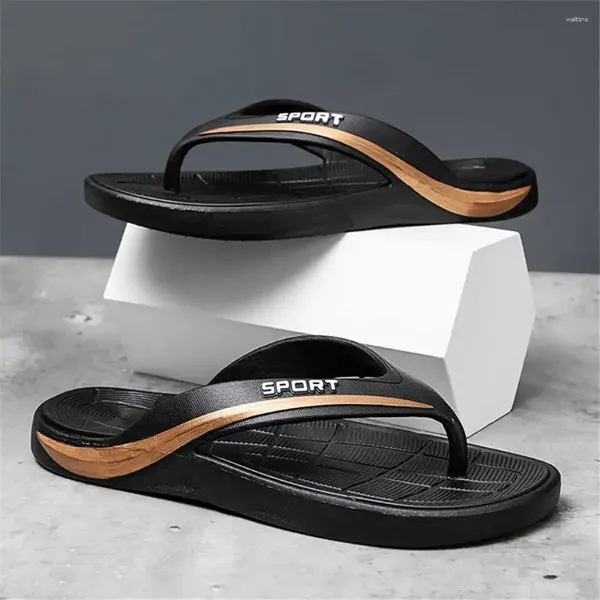 Chinelos de peso leve ete sandálias esportivas homem borracha flip flops sapatos lote tênis mocassins designers 2024g conforto