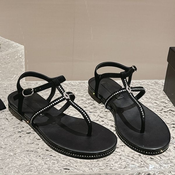 Sandálias femininas de luxo plana salto baixo flip-flops sandálias derme diamante sola sandália de duas alças combinação sandália viagem e férias