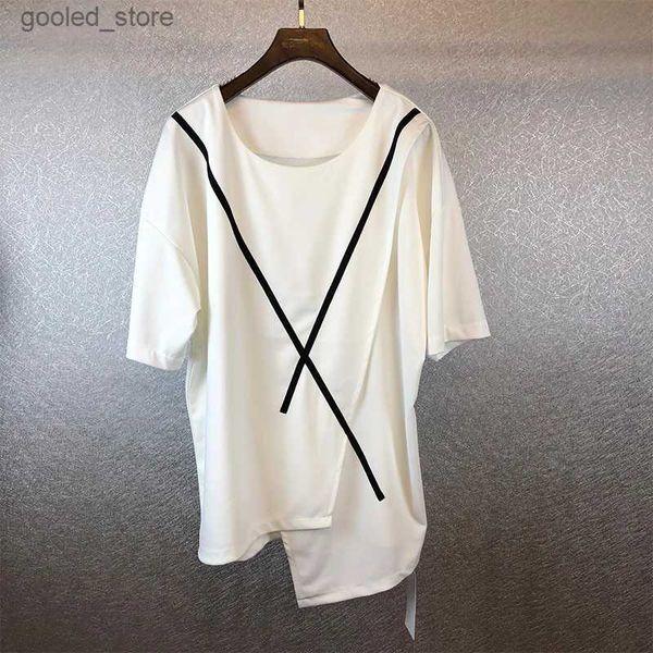 Erkek tişörtleri yaz yeni harajuku stil çizgisi dikiş gevşek kısa kollu tişört tasarımcısı sahte iki düzensiz etek moda t erkek q240316