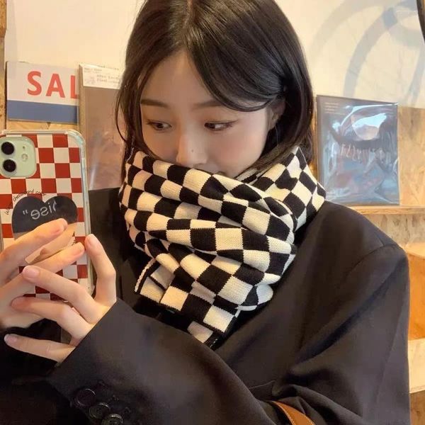 Sciarpe 2024 Sciarpa a scacchi per ragazze e coppie Versatile moda invernale coreana calda nera per adulti YC21