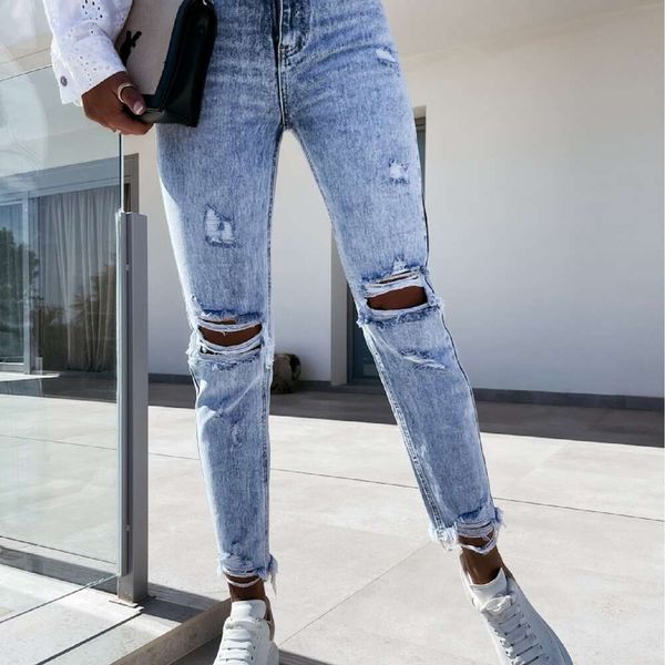 2024 Jeans lavados com jeans femininos desgastados e emagrecedores