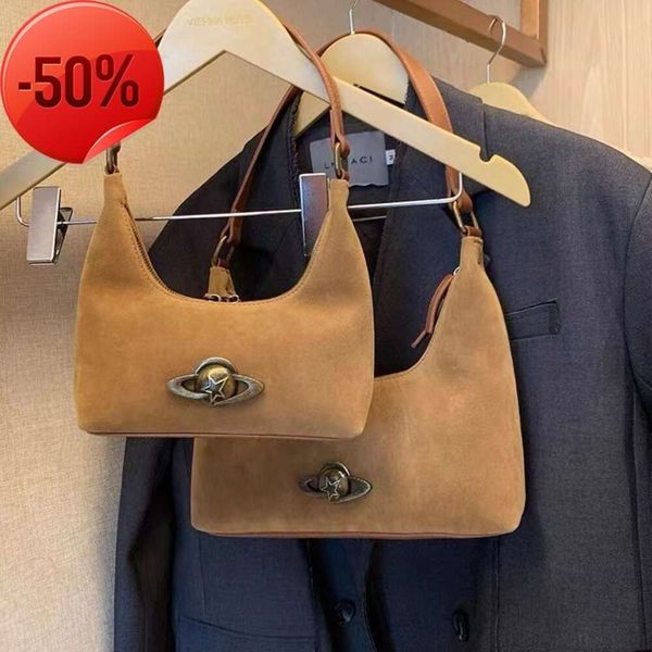 Negozi di fabbrica Articoli in pelle di colore chiaro Borsa sotto le ascelle smerigliata Borsa a spalla singola con bastone Maillard Minimalist Planet Trendy