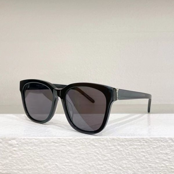 2024 Роскошные дизайнерские солнцезащитные очки высшего качества с поляроидными линзами для женщин, мужские очки для пожилых людей, солнцезащитные очки с бриллиантами и буквами M40
