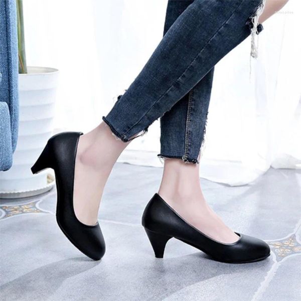 Scarpe eleganti con tacco medio da ufficio nero in pelle normale casual bianco per donna 2024 calzature estive da donna autentico Mark Vacation