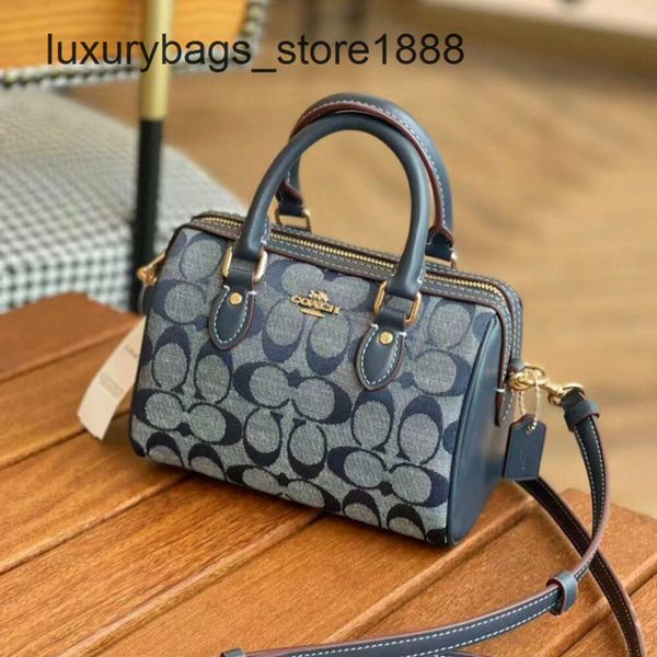 Boutique di fabbrica Design Inverno Nuova Borsa a cuscino Boston Moda da donna Classica Spalla a fiori antichi Atmosfera da pendolarismo Borsa a tracolla