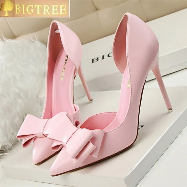 Stiefel 7 Farben Koreanisch süße Bowtie spitze Zehen Frauen Pumpen neue Modepatentleder sexy Seitenausschnitte flache High Heels Schuhe