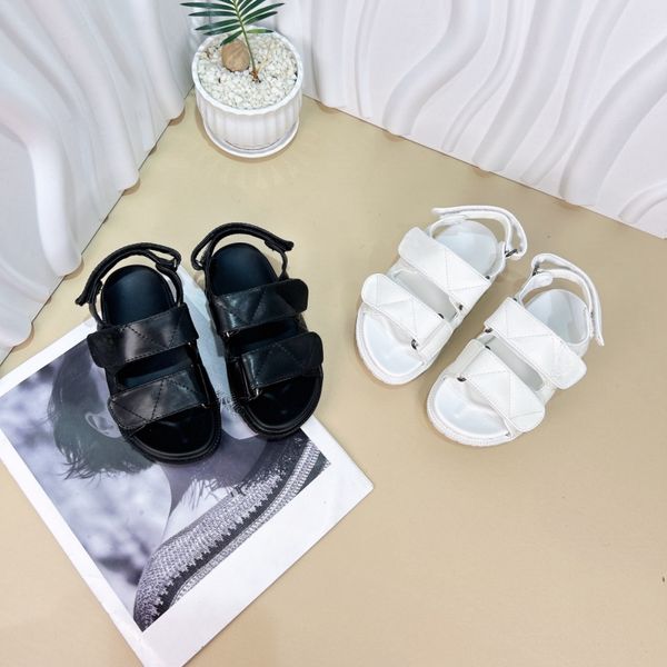 Çocuk Üçgen Toka Sandal Patent Baba Sandalet Erkekler Moda Çocuklar Yumuşak Yastıklı Nappa Deri Kauçuk Monolit Kapitone Nappa Ayakkabı Dış Mekan Günlük Taklit