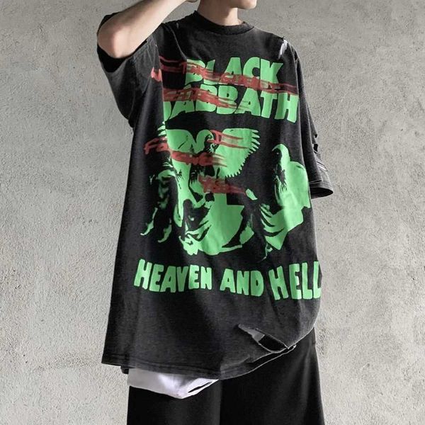 Homens camisetas High Street Estilo Buraco Graffiti Impressão Escura T-shirt de manga curta Verão Solto Americano Retro Algodão Casual Top Mens Roupas J240316