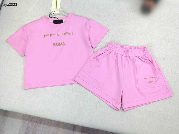 Fashion Kids Duas peças Definir letras bordadas de ouro de manga curta Tiles de bebê tamanho 90-150 cm de camiseta de verão Ternos de meninas camiseta e shorts 24mar