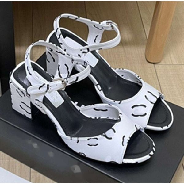 Paris Neue Sommer Damen Sandalen Kleid Schuhe Mittlerer Absatz Quadratischer Kopf Mode Marke Designer Schuhe Hochzeit Party Sandalen Freizeitschuhe Damen Chanes Designer Schuhe c