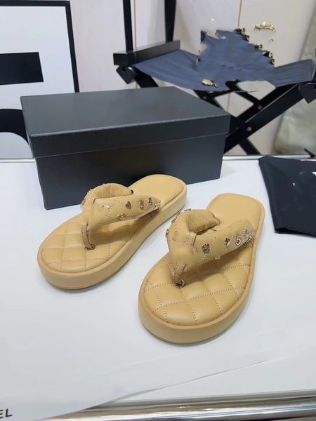 Sandálias clássicas de salto alto festa moda 100% couro mulheres sapato de trabalho designer sexy saltos 5 cm senhora fivela de cinto de metal sapatos de mulher de salto grosso tamanho grande 35-42 com caixa