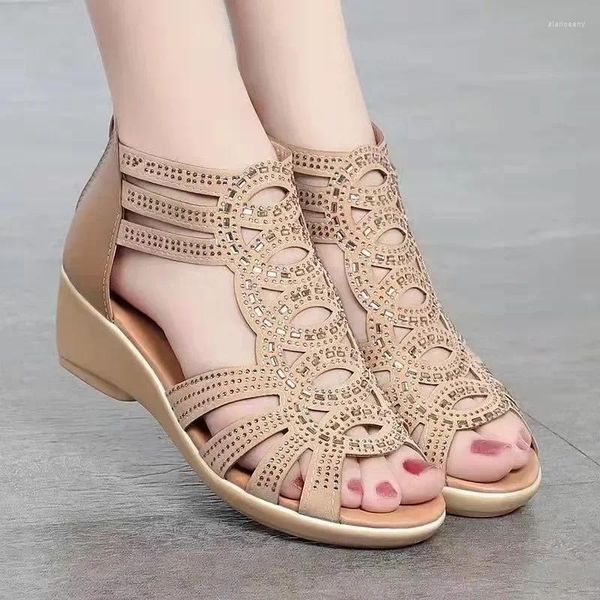 Sapatos casuais verão feminino peep toe sandlas feminino 2024 primavera couro macio femme romano ao ar livre cunhas calcanhar sandalias da mãe