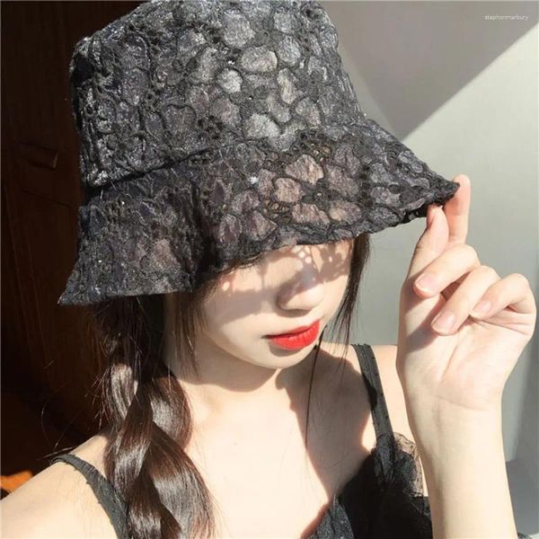 Cappelli a tesa larga Cappello da pescatore da sole in stile coreano con fiori vuoti da donna