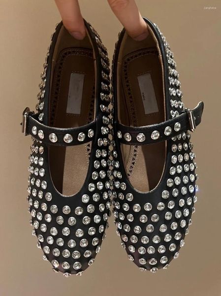 Scarpe casual 2024 Estate stile europeo e americano con diamante pieno a testa tonda serie di bambole con fondo piatto scarpa singola per balletto femminile