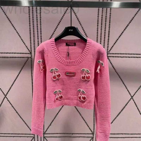 Kadın Sweaters Tasarımcı Moda Limited Edition Mektubu Tasarımcı T-Shirt Bayanlar Kiraz Yuvarlak Boyun Tatlı Stil Göğüs Moda Socialite Örgü Top CM9X