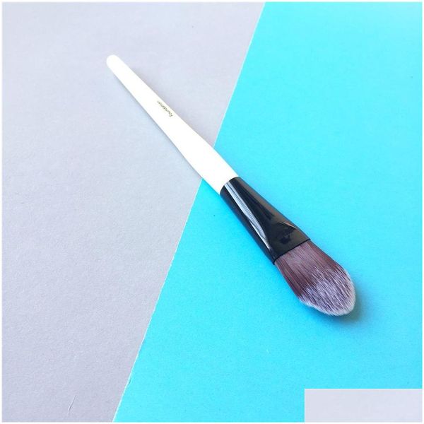 Pincéis de maquiagem Bb Foundation Brush - Qualidade Cosmetiics Pincéis de maquiagem Blender Wood Handle Drop Delivery Saúde Beleza Maquiagem Maquiagem T Dhhor