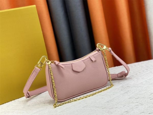 2024 Nuovo designer di lusso borsetta femminile borsetta piccola portata di alta qualità Flower Wallet in pelle MAN DESIGNA CROUSE CROVE CROVE CROVE POLLA SCHETTO BLACI BLACO