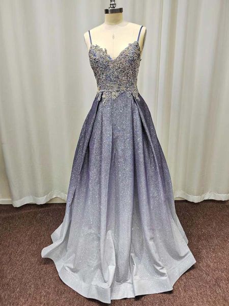 Abendkleid, glitzernde Spaghettiträger, V-Ausschnitt, Perlen, Prinzessin, Ballkleid, Ballkleid mit Korsett am Rücken