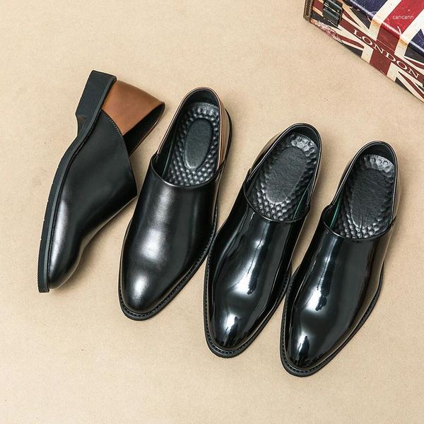 Scarpe eleganti Business Flat Men Designer di marca Mocassini formali in pelle Oxford inglesi Festa di nozze maschile Sh