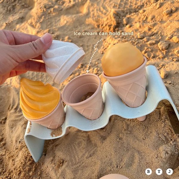 Gioco da spiaggia Giocattolo Premium ABS I bambini giocano con gli strumenti per la sabbia Set di forme per gelato portatili per il divertimento dei bambini 240304