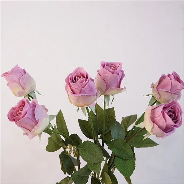 Üst düzey yapay gül çiçekleri nemlendirici gerçek dokunuş gülleri düğün çiçek aranjmanı ev sahte çiçekler gelin buket 5pcs 240306
