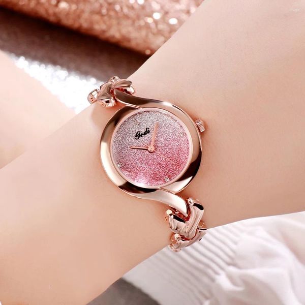 Armbanduhren Luxus Roségold Damenuhren Liebe Herzförmiges Legierungsarmband Farbverlauf Zifferblatt 30M Wasserbeständigkeit Mode Quarz Handgelenk