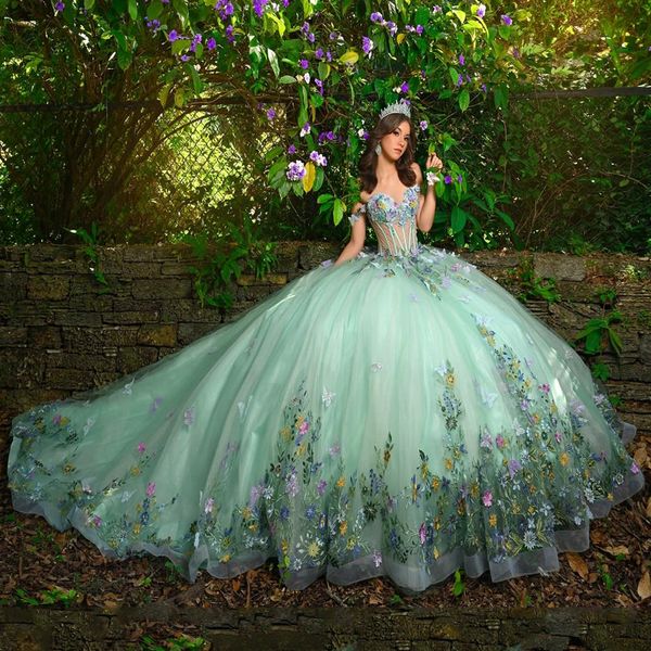 2024 Abito Quinceanera verde chiaro Abito da ballo 3D Farfalla Applique Perline Tull Corsetto Dolce 16 Vestido De 15 Anos