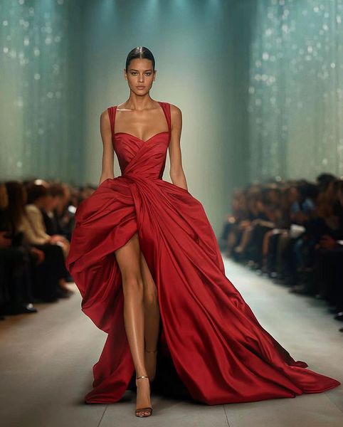 Красные атласные формальные вечерние платья V-образное образование широкие ремни a-line складки выпускной платье с боковой стороной сзади.