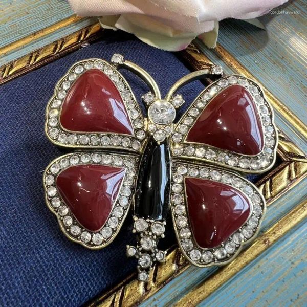 Spille Spilla vintage da donna in lucite a forma di farfalla con diamanti incastonati, accessori decorativi per cappotti di insetti