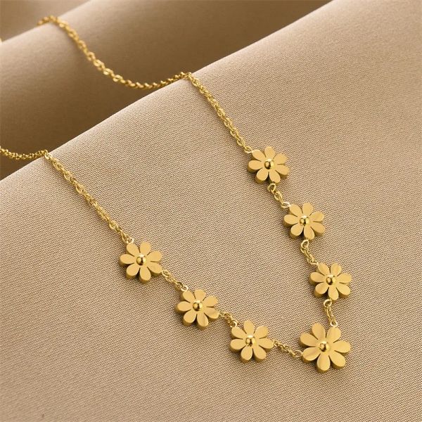 Klassische 7 kleine Chrysanthemen-Anhänger für Mädchen 14K Gold Halskette Acero Inoxidable Joyeria Mujer Bijoux Femme