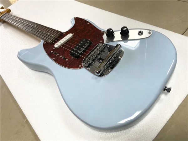 Guitarra de alta qualidade Daphne Light Blue Classic Guitarra elétrica Rose Wood Fingerboard Red Guard frete grátis