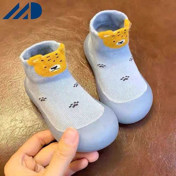 HBP Небрендовые осенние новые детские прогулочные туфли на мягкой подошве, дышащие детские напольные носки, нескользящая детская обувь с героями мультфильмов