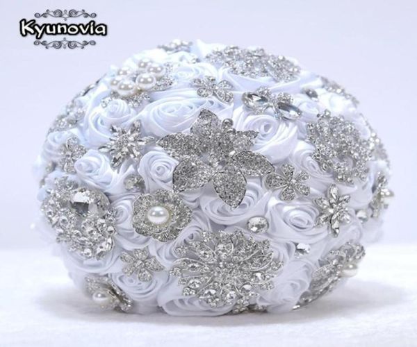 Fiori matrimonio Kyunovia Spilla bianca Bouquet Oro rosa Gioiello Cristallo da sposa Bling Boquet Memoria di lusso D5950383174451319