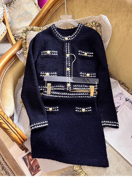 Spedizione gratuita blu navy cardigan corti designer bottoni in metallo giacche e gonne lavorate a maglia da donna 317001
