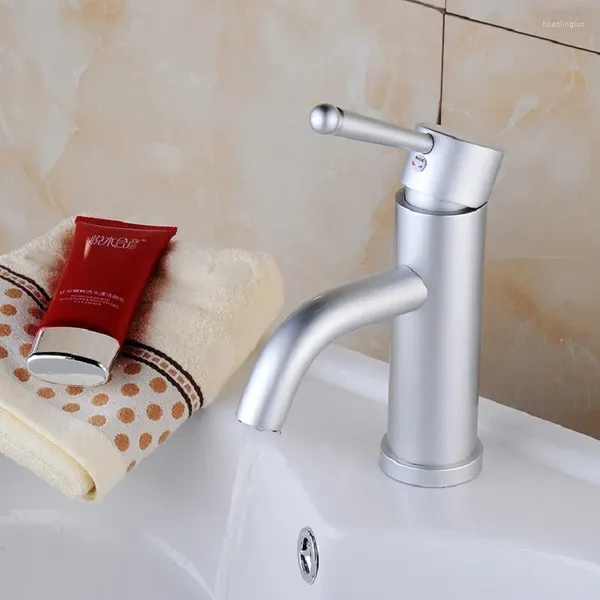 Rubinetti per lavandino del bagno Miscelatore per rubinetti Lavabo a prova di spruzzi Rubinetto per acqua Soffione doccia Rubinetteria idraulica per accessori