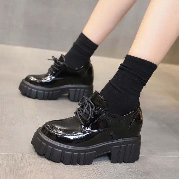 Botlar 2022 Yeni Patent Deri Su Geçirmez Platform Kadın Ayakkabıları Bayanlar Siyah Yuvarlak Toe Strap Düz Oxford Ayakkabı Black Zapatos de Mujer